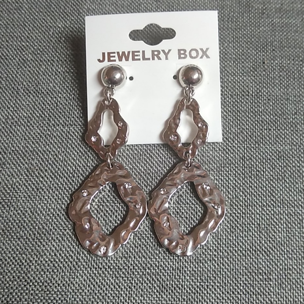 😻 3 For $15 Two Tier Silver Stamped Dangles